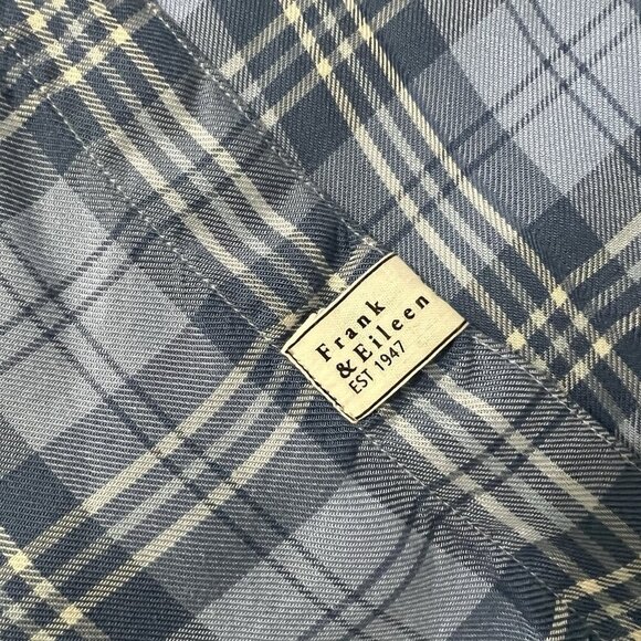 Frank & Eileen Relaxed Button Up Shirt Blue Plaid Size M Roll Up Sleeves - Picture 7 of 9